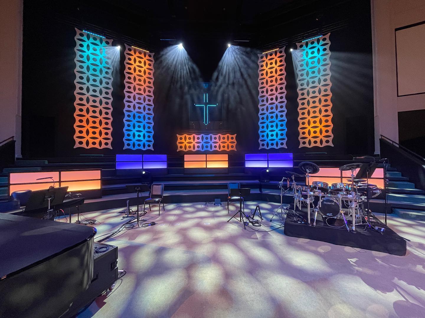 Circlet Panels Church Stage Design Ideas